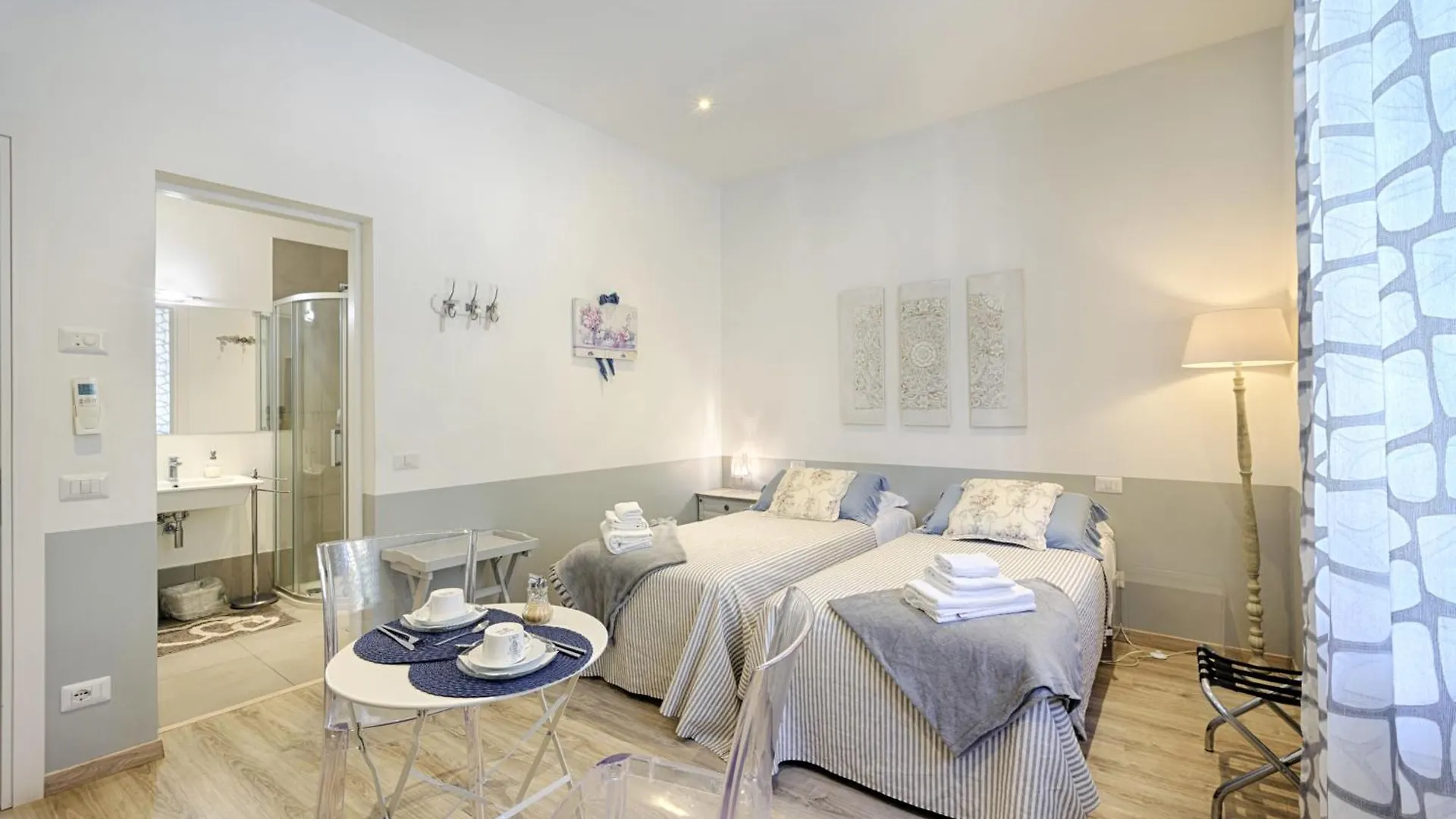 ** Oda ve Kahvaltı Siena Vip B&B İtalya